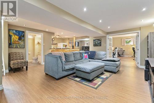 38 Barrett Crescent, London, ON - Indoor Photo Showing Living Room