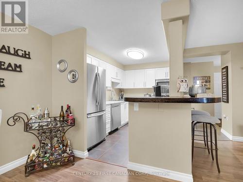 2303 - 323 Colborne Street, London, ON - Indoor Photo Showing Kitchen