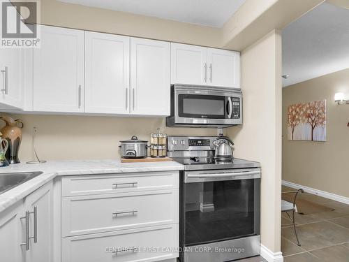 2303 - 323 Colborne Street, London, ON - Indoor Photo Showing Kitchen