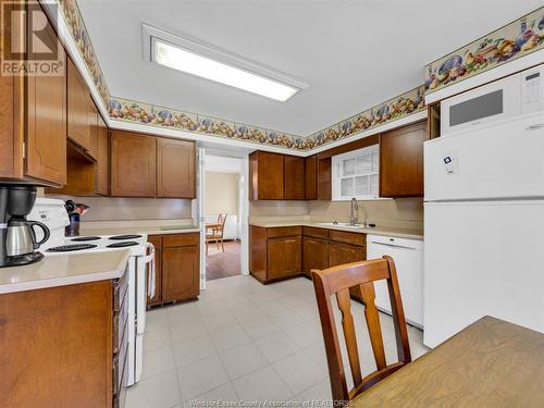 1201 Pelissier Street, Windsor, ON - Indoor Photo Showing Kitchen