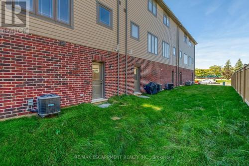 5 - 19 Picardy Drive, Hamilton, ON - Outdoor