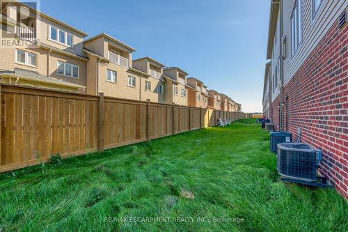 5 - 19 Picardy Drive, Hamilton, ON - Outdoor