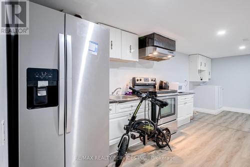 111 Mary Street, Hamilton, ON - Indoor Photo Showing Kitchen