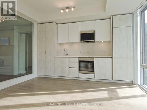 4521 - 28 Widmer Street, Toronto, ON - Indoor Photo Showing Kitchen