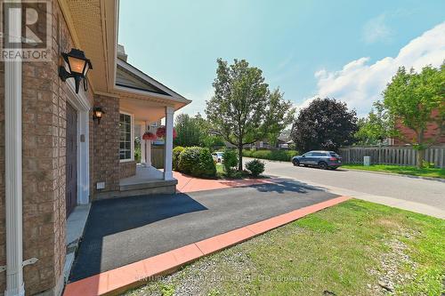 5640 Rosaline Road, Burlington, ON - Outdoor