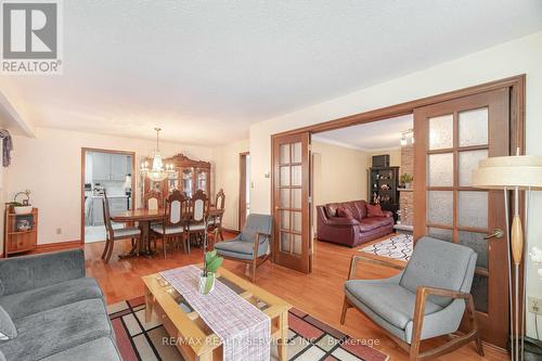 20 Pepperwood Place, Brampton, ON - Indoor Photo Showing Living Room