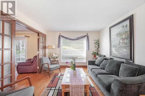 20 Pepperwood Place, Brampton, ON - Indoor Photo Showing Living Room