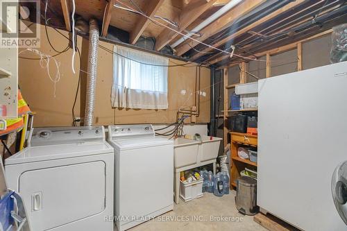 20 Pepperwood Place, Brampton, ON - Indoor Photo Showing Laundry Room