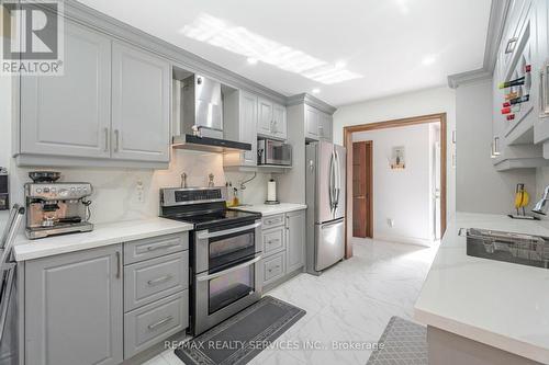 20 Pepperwood Place, Brampton, ON - Indoor Photo Showing Kitchen