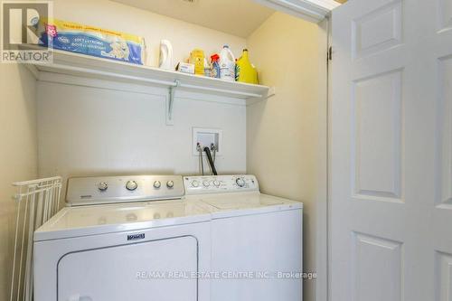 16 Newport Crescent, Hamilton, ON - Indoor Photo Showing Laundry Room