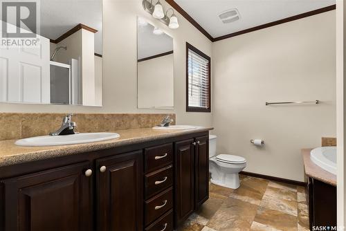 376 Keats Street, Southey, SK - Indoor Photo Showing Bathroom