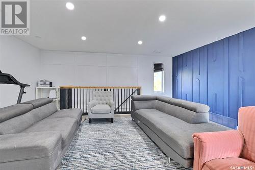 275 Trudelle Crescent, Regina, SK - Indoor Photo Showing Living Room