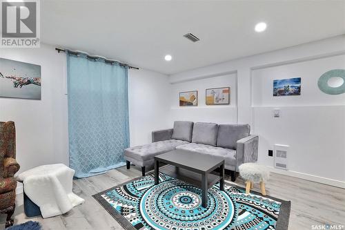 275 Trudelle Crescent, Regina, SK - Indoor Photo Showing Living Room