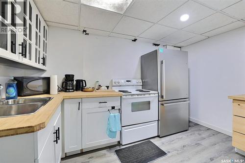 275 Trudelle Crescent, Regina, SK - Indoor Photo Showing Kitchen