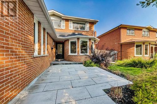 325 Buckingham Road, Newmarket, ON - Outdoor