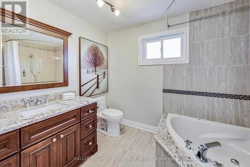 325 Buckingham Road, Newmarket, ON - Indoor Photo Showing Bathroom