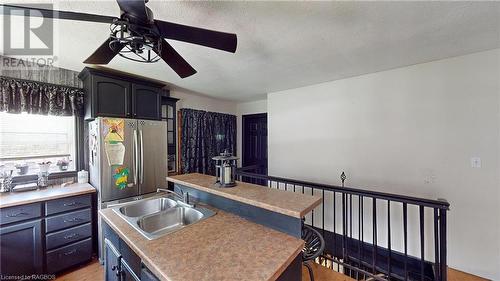 384701 Concession 4 Road, West Grey, ON - Indoor Photo Showing Kitchen With Double Sink