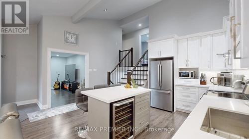 75 Fox Run, Barrie, ON - Indoor Photo Showing Kitchen With Stainless Steel Kitchen