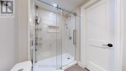 75 Fox Run, Barrie, ON - Indoor Photo Showing Bathroom