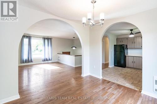 42 Fittons Road W, Orillia, ON - Indoor