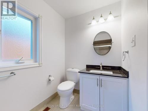 2555 Strathmore Crescent, Mississauga, ON - Indoor Photo Showing Bathroom