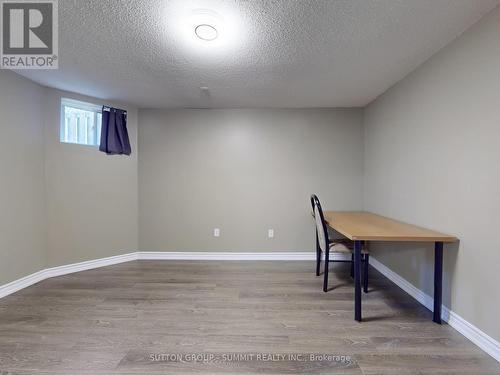 2555 Strathmore Crescent, Mississauga, ON - Indoor Photo Showing Other Room