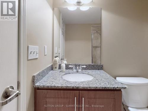 2555 Strathmore Crescent, Mississauga, ON - Indoor Photo Showing Bathroom