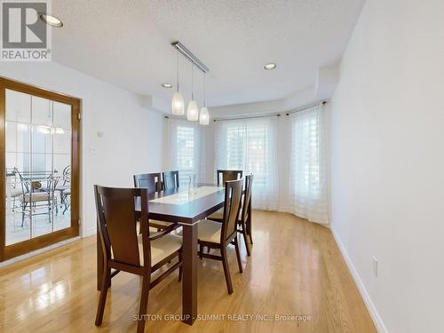 2555 Strathmore Crescent, Mississauga, ON - Indoor Photo Showing Dining Room