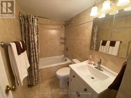 1409 - 1535 Lakeshore Road E, Mississauga, ON - Indoor Photo Showing Bathroom