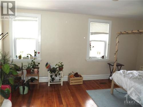 260,262,264 Bronson Avenue, Ottawa, ON - Indoor Photo Showing Bedroom