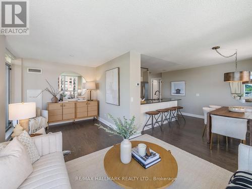 1107 - 1103 Leslie Street, Toronto, ON - Indoor Photo Showing Living Room