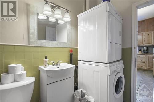 2083 Dundas Street S, Cardinal, ON - Indoor Photo Showing Laundry Room