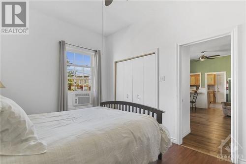 2083 Dundas Street S, Cardinal, ON - Indoor Photo Showing Bedroom