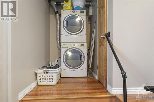 2083 Dundas Street S, Cardinal, ON - Indoor Photo Showing Laundry Room