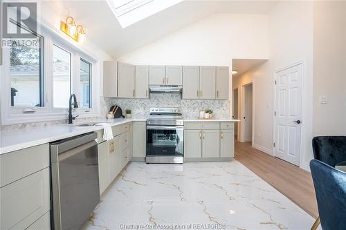 416 Indian Creek Road West, Chatham, ON - Indoor Photo Showing Kitchen