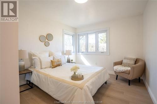 416 Indian Creek Road West, Chatham, ON - Indoor Photo Showing Bedroom