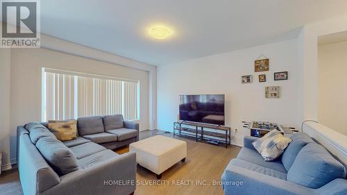 24 Elkington Lane, Brantford, ON - Indoor Photo Showing Living Room