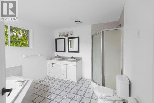 9 Hodgson Drive, Barrie, ON - Indoor Photo Showing Bathroom