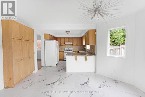 9 Hodgson Drive, Barrie, ON - Indoor Photo Showing Kitchen