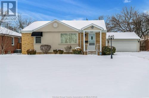 920 Roselawn Drive, Windsor, ON - Outdoor With Facade