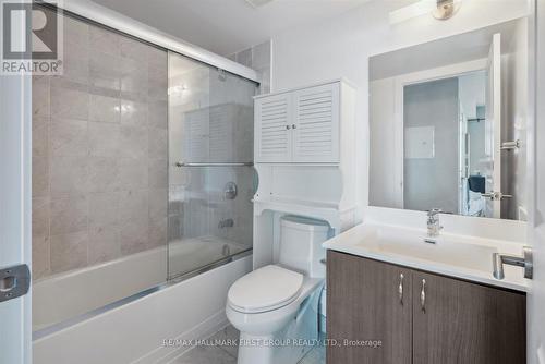 1403 - 1215 Bayly Street, Pickering, ON - Indoor Photo Showing Bathroom