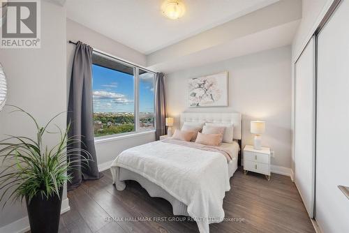 1403 - 1215 Bayly Street, Pickering, ON - Indoor Photo Showing Bedroom