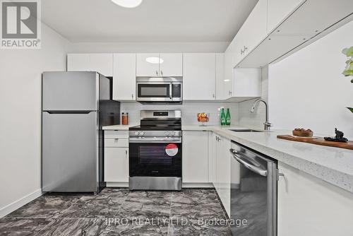 1815 - 4185 Shipp Drive, Mississauga, ON - Indoor Photo Showing Kitchen