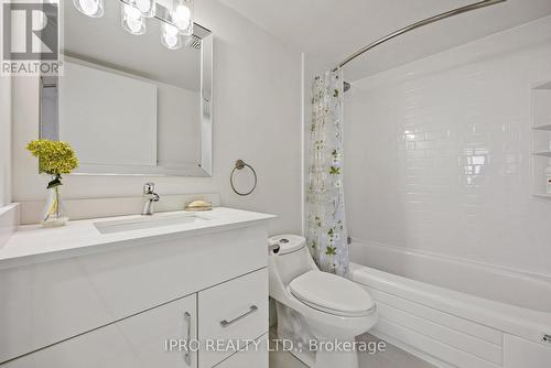 1815 - 4185 Shipp Drive, Mississauga, ON - Indoor Photo Showing Bathroom