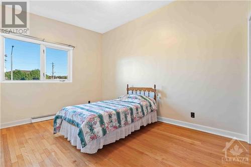 1348 Vancouver Avenue, Ottawa, ON - Indoor Photo Showing Bedroom