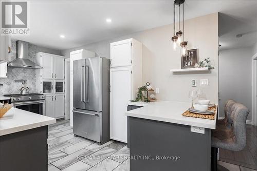 279 Clarlyn Drive, Georgina, ON - Indoor Photo Showing Kitchen With Upgraded Kitchen