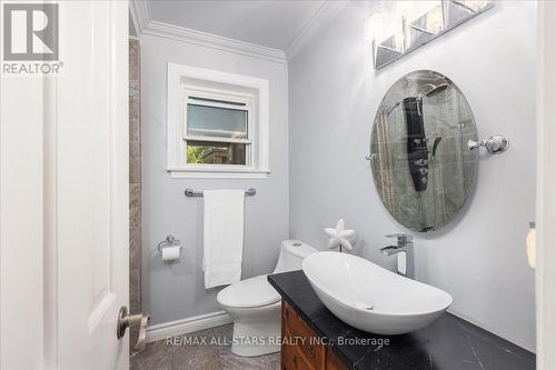 279 Clarlyn Drive, Georgina, ON - Indoor Photo Showing Bathroom