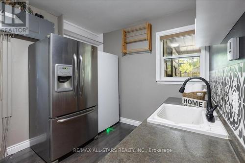 279 Clarlyn Drive, Georgina, ON - Indoor Photo Showing Kitchen