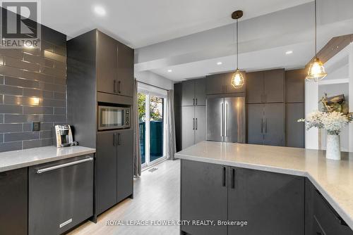 113 Sandmere Avenue, Brampton, ON - Indoor Photo Showing Kitchen With Upgraded Kitchen