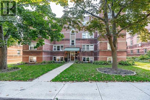 14 - 227 Macnab Street S, Hamilton, ON - Outdoor